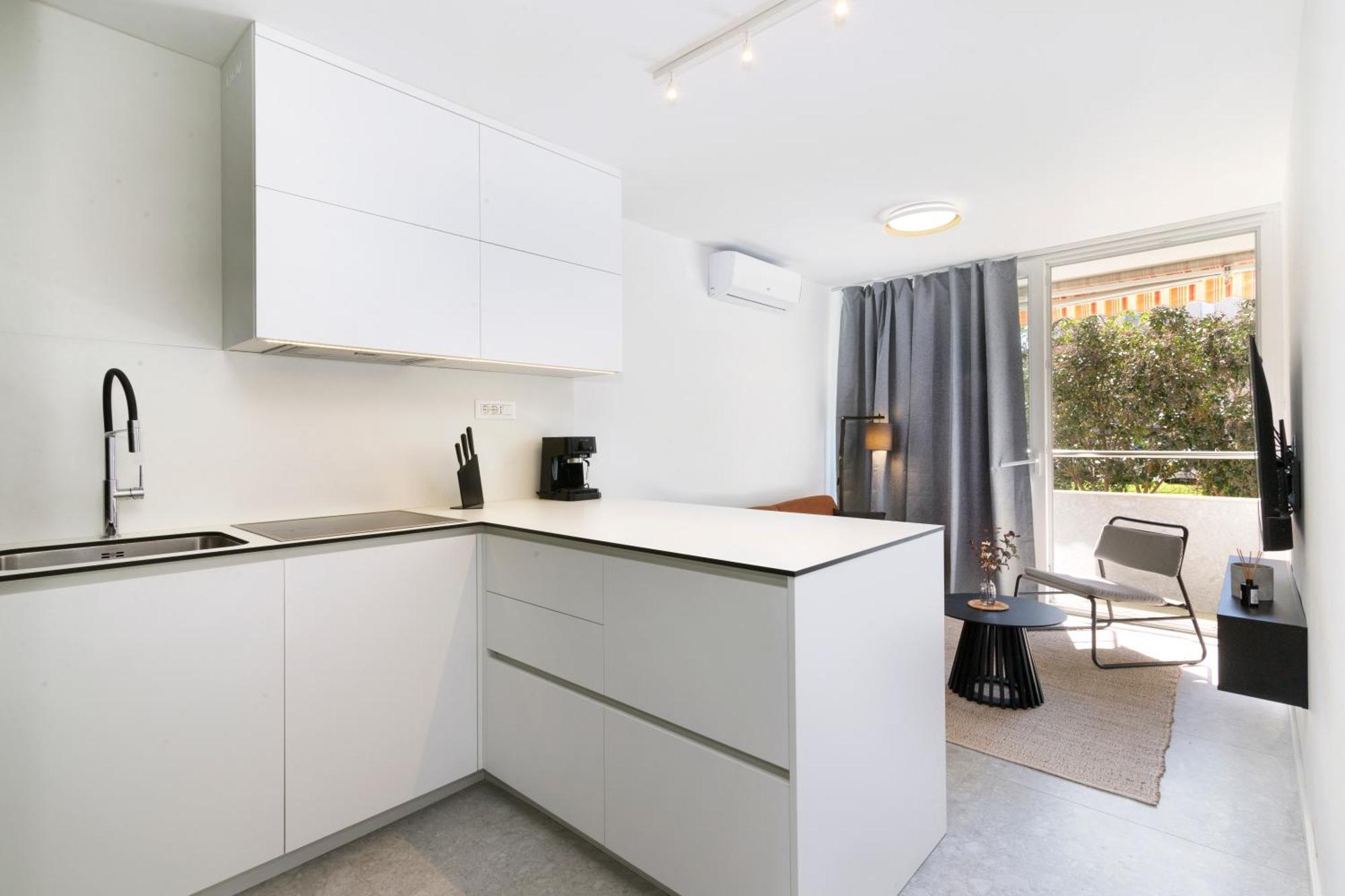 Brand New, Architect's Apartman Split